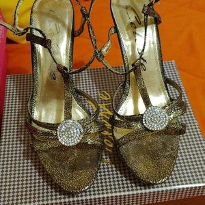 Gold Heels w/Rhinestone